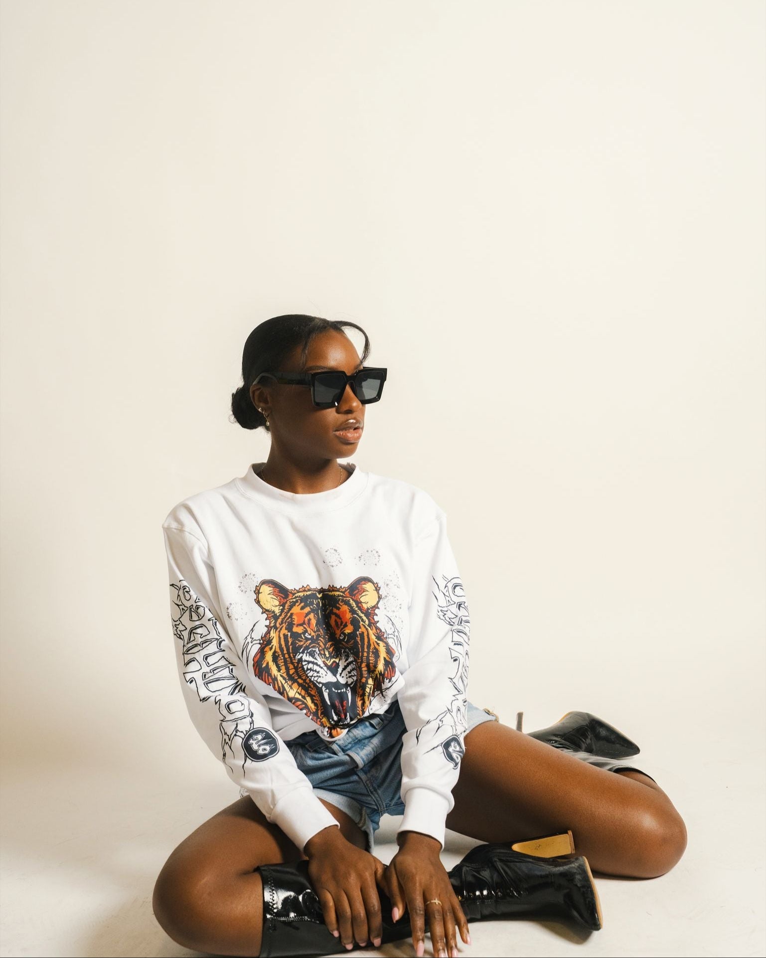 HEAVY COTTON WHITE LONG-SLEEVE